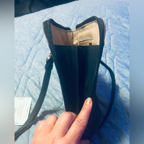 #18. NWT beautiful, black and brown leather/suede Crossbody travel secure purse - Picture 3 of 5